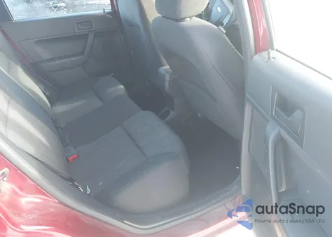 2011 Ford Focus Se z USA, uszkodzony, nr VIN 1FAHP3FN8BW105958